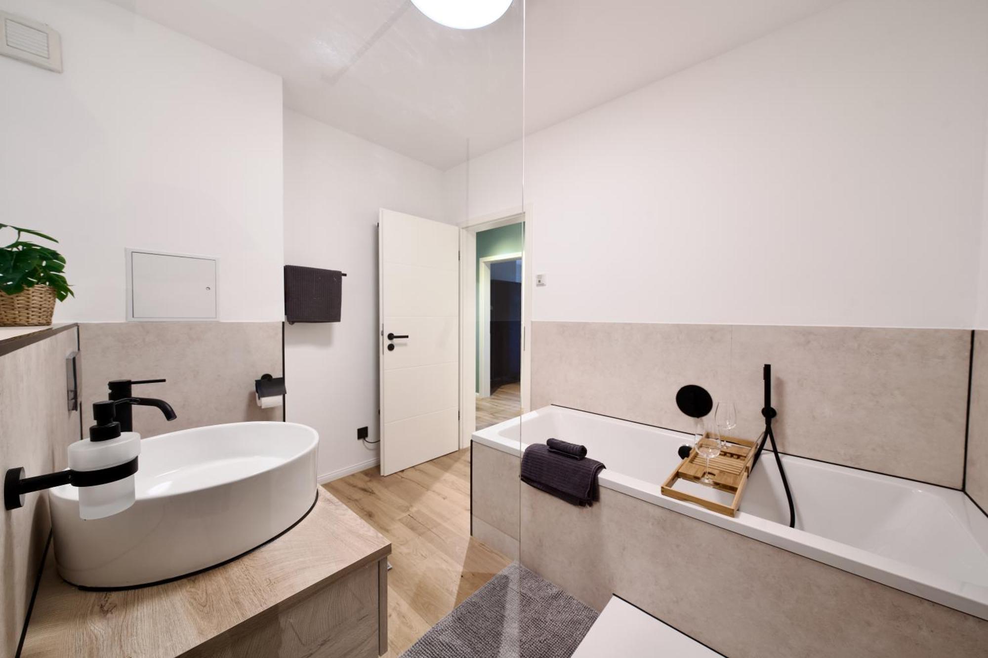Edler Wohnraum Schwanenteich-Penthouse Mit Garage, Grill, Kaffeevollautomat, Klima, Lift & Terrasse Apartment Zwickau Bagian luar foto